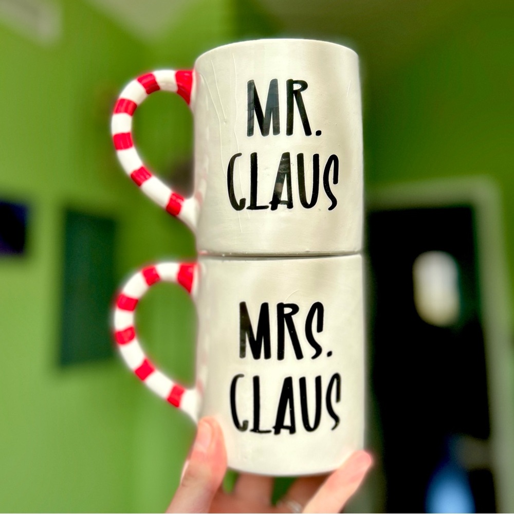 Charming Christmas Ceramic Mug Set "Mr & Mrs. Claus